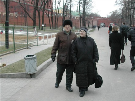 Shelly and Garman at the Kremlin wall